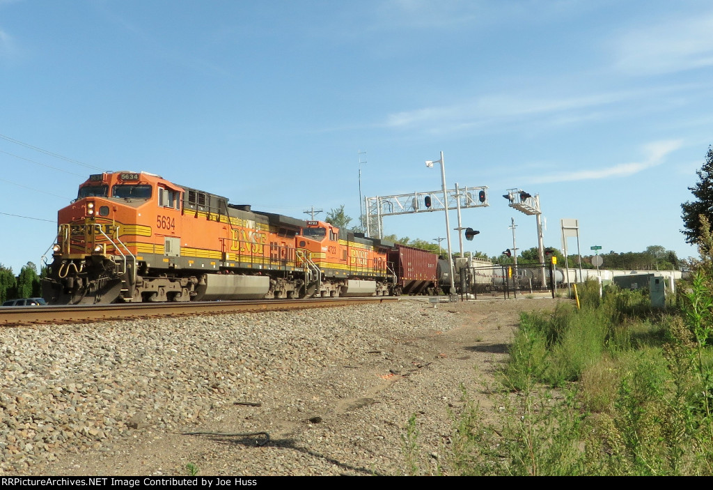 BNSF 5634 West